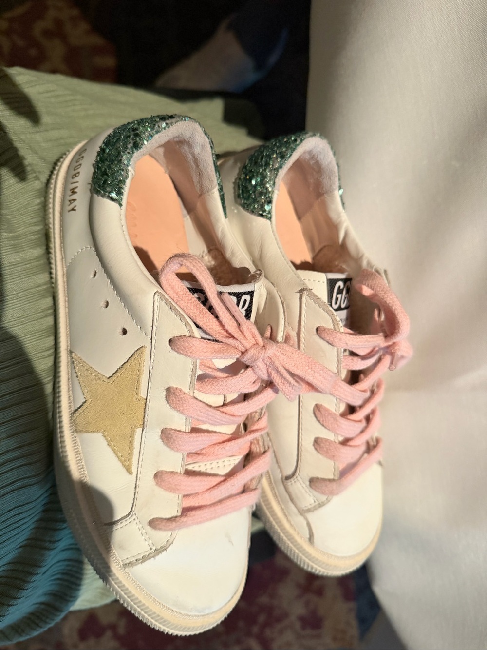 Golden goose girls  White Sneakers with Pink Laces and Gold Star size 33 girls